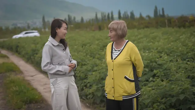 Зухра Исмаилова үй-бүлөсү менен Кыргызстандагы эң ири мөмө экспортчу катары таанымал