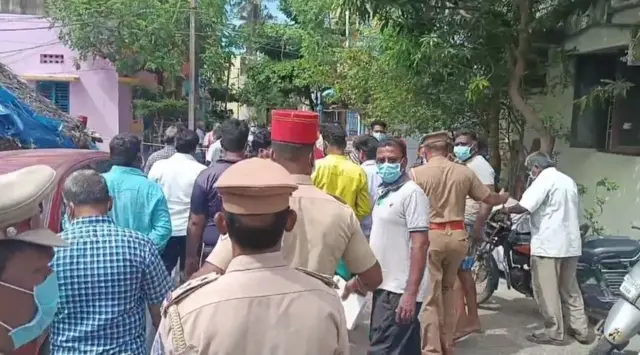 விஷ வாயு கசிவால் மூன்று பேர் பலி