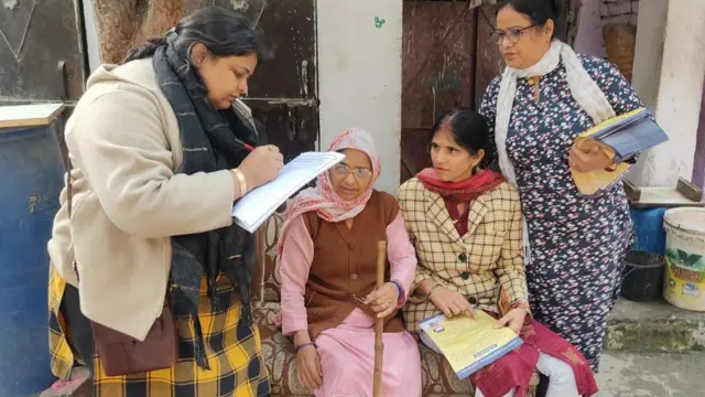 दिल्ली में सिग्नेचर कैंपेन