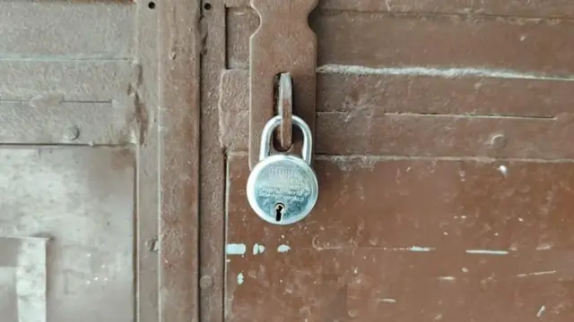 மசூதிக்குள் மௌலவி கொலை