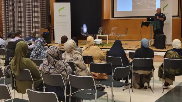 Dalka Sweden waxaa jiro digniino loo jeedinayo dadka dalkaasi oo ku saabsan weerarro argagixiso oo laga cabsi qabo in ay dhacaan,