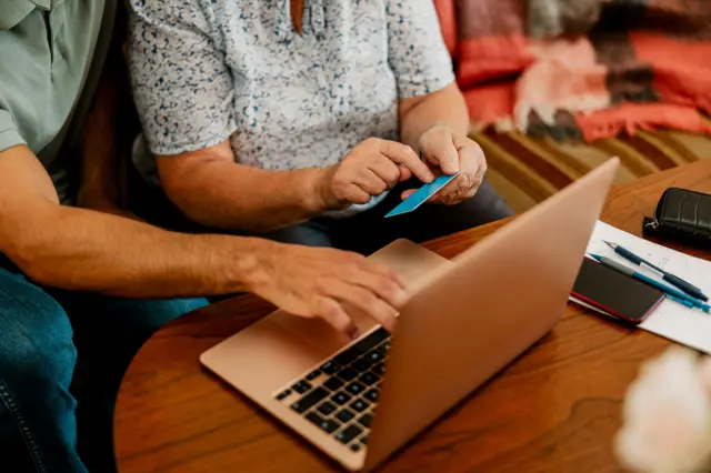 બીબીસી ગુજરાતી પર્સનલ ફાઈનાન્સ ક્રેડિટ સ્કોર પર્સનલ લોન સિબિલ ક્રેડિટ કાર્ડ ક્રેડિટ રિપોર્ટ