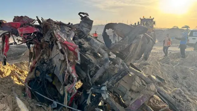 ብዓል ስልጣን ሕብራት ሃገራት ጆናታን ዊታል፡ እተን ኣምቡላንሳት፡ መኪና ናይ ሕቡራት ሃገራትን መጥፍኢት ሓዊን ተጨፍሊቐን ብኸፊል ተደቢአን ከም ዘለዋ ሓቢሩ