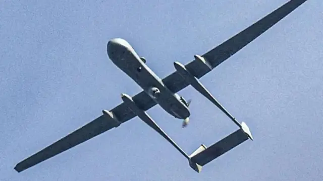 மோதலின் போது பாலத்தீன பிரதேசத்தில் ஒரு இஸ்ரேலிய டிரோன் பறக்கிறது