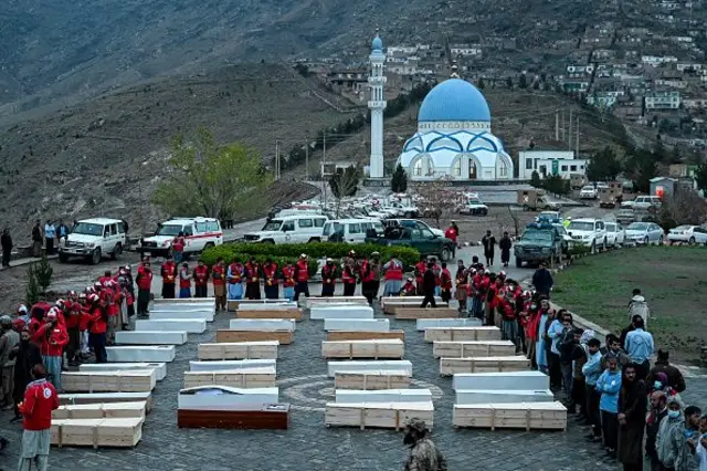 مراسم خاکسپاری قربانیان