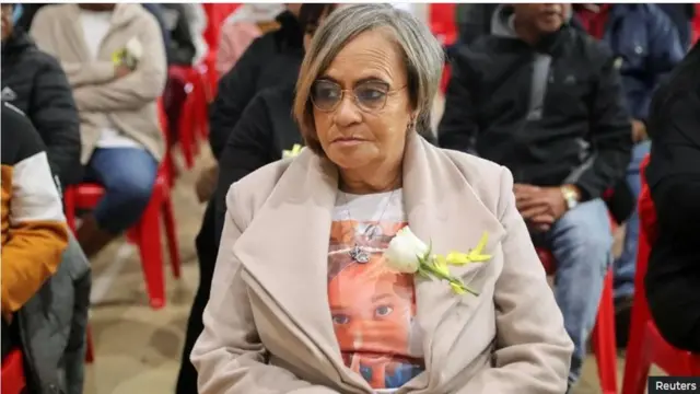 Iya to bi Kelly Smith