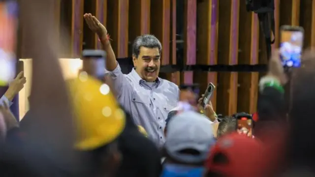 رئیس جمهور ونزوئلا اتهام آمریکا به خود مبنی بر رهبری یک کارتل مواد مخدر را رد می‌کند