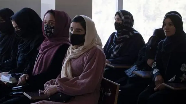 افغان خواتین