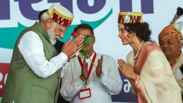 હિમાચલ પ્રદેેશની મંડી બેઠક પર ચૂંટણી પ્રચાર દરમિયાન વડા પ્રધાન મોદી અને કંગના રનૌત