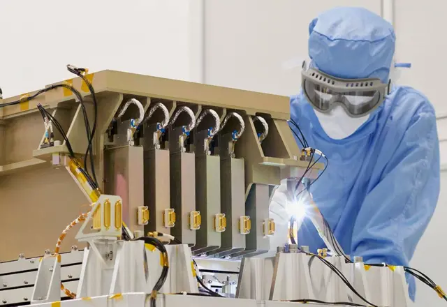 বিশালাকৃতির এই ভিআইএস ক্যামেরা 