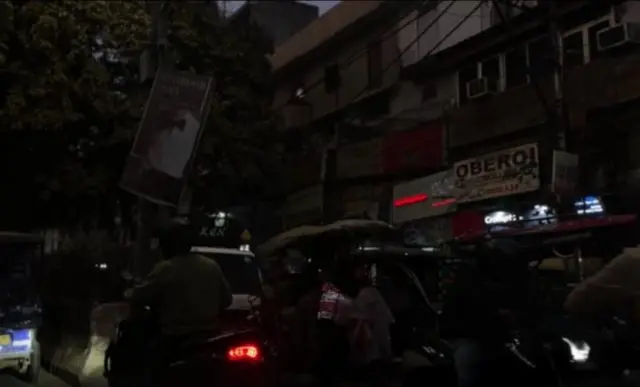 दिल्लीतील 'जीबी रोड' हा भारतातील सर्वात मोठ्या रेड लाईट एरियापैकी एक मानला जातो