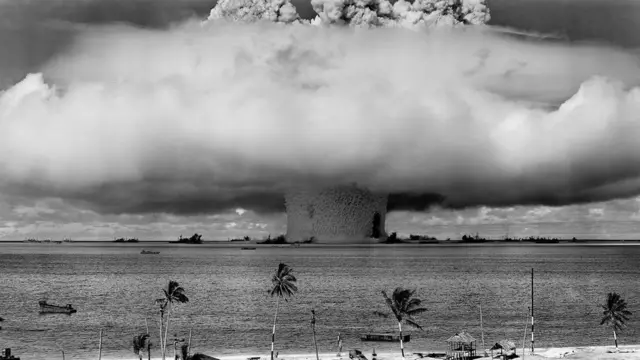 Атомна бомба