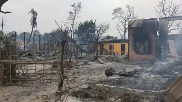 ဖေဖော်ဝါရီလတုန်းက မီးရှို့ခံရတဲ့ စစ်ကိုင်းတိုင်း ပုလဲမြို့နယ်ထဲက လှော်ကားကြီးရွာ