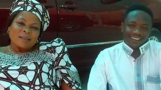 Ahmed Musa ati iya rẹ