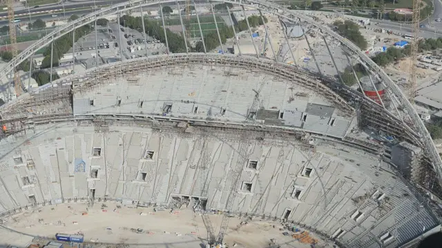 மைதான கட்டுமானப் பணி