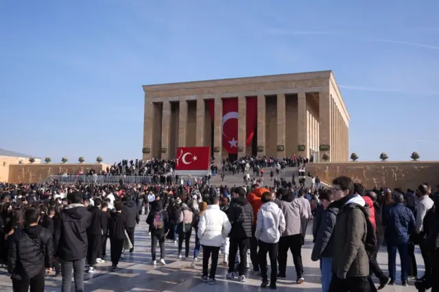 Anıtkabir'de Atatürk'ü anmak için resmi tören düzenlendi