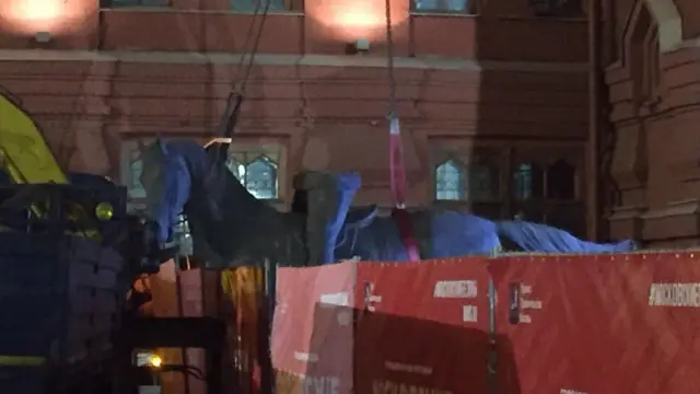 Демонтаж памятника