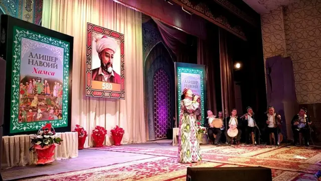 Хотира тадбирини Заҳирриддин Муҳаммад Бобур номидаги Ўш давлат академик драма театри ижодкорлари уюштирган