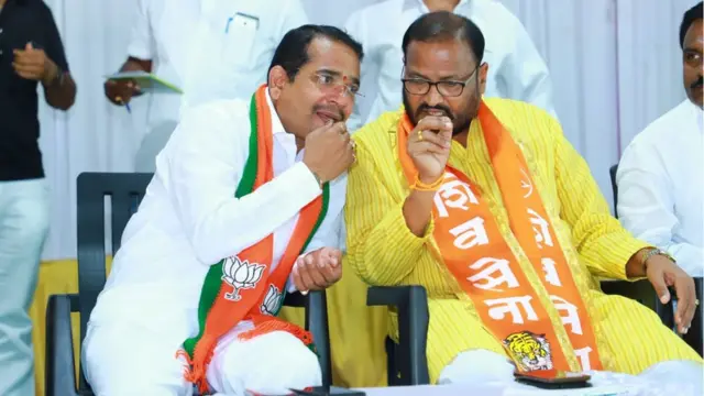 अभिमन्यू पवार यांच्यासोबत माजी आमदार दिनकर माने