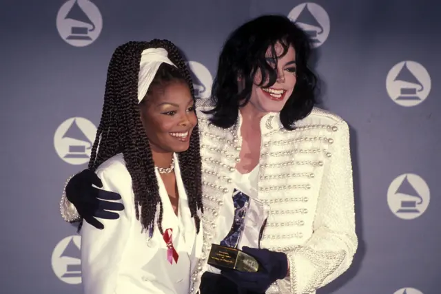 Janet y Michael Jackson en los Premios Grammy. 