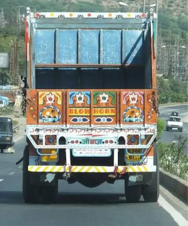 ट्रक की असली तस्वीर