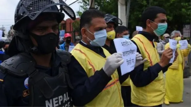 భార‌త్ ప్ర‌తిపాదించిన కొత్త రోడ్డు మార్గంపై నేపాల్ కూడా నిర‌స‌న వ్య‌క్తంచేసిన‌ట్లు వార్త‌లు వ‌స్తున్నాయి.