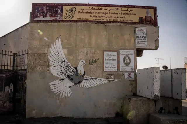 دیوارهای اطراف اردوگاه دهیشه در بیت لحم، کرانه باختری