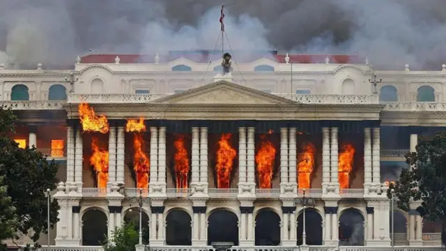 నేపాల్, కాఠ్‌మాండూ, రాజకీయ సంక్షోభం, సుశీలా కార్కి, రామచంద్ర పౌడెల్