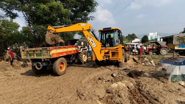 రాయల చెరువు, గండి, గ్రామాలకు వరద