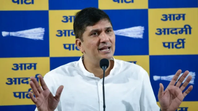 ਦਿੱਲੀ ਵਿੱਚ ਆਮ ਆਦਮੀ ਪਾਰਟੀ ਪ੍ਰਧਾਨ ਅਤੇ ਪਾਰਟੀ ਦੇ ਕੌਮੀ ਬੁਲਾਰੇ ਸੌਰਭ ਭਾਰਦਵਾਜ