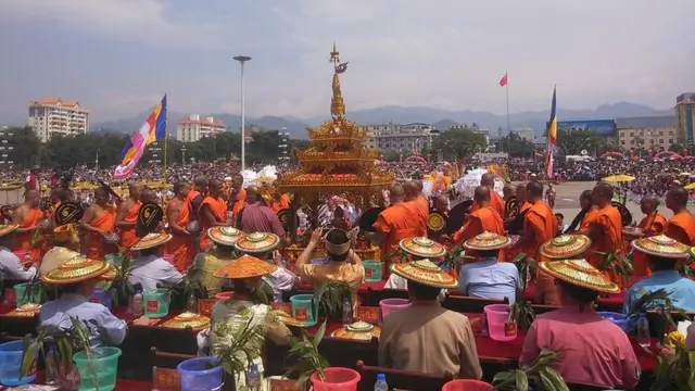 သံဃာတွေ ပရိတ်ရွတ်ဆုတောင်း,ရှမ်းသင်္ကြန်