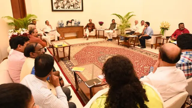 महाविकास आघाडीच्या नेत्यांची बैठक