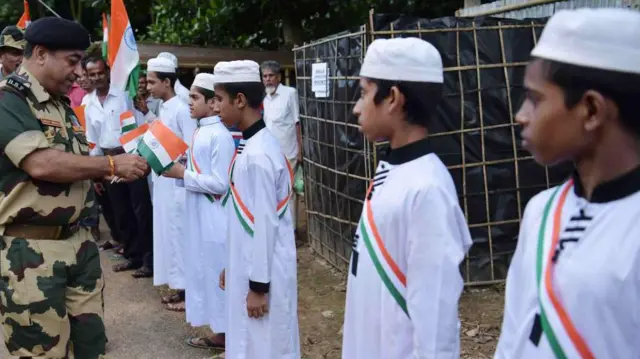 मुसलमान अधिकारी