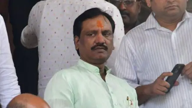 शिवसेना ठाकरे गटाचे आमदार अंबादास दानवे यांनीही सरकारच्या या शासन निर्णयावर टीका केली आहे.