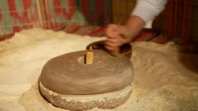 Музейдеги жаргылчак. Азыр да ун, талкан тартып алууга болот