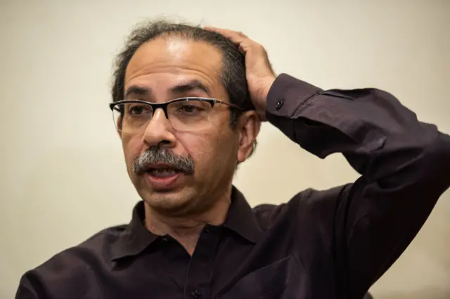 राहुल गांधी काय बोलले काय माहीत, कदाचित ते वेल डन, असे म्हटले असतील. स्वा. सावरकरांबद्दल तुम्ही काहीही बोलला नाहीत त्याबद्दल त्यांचे आभार मानले असावेत असं राणे म्हणाले. उद्धव ठाकरेंनी केलेल्या या कृत्यामुळे त्यांनी भविष्यात आता सावरकरांची कितीही माफी मागितली तरी ते भरून येणार नाही असे राणे म्हणाले. 