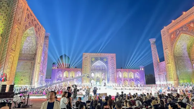 Самарқанд. "Шарқ тароналари"