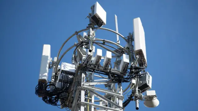 ‘Conspiracy-driven’ network may be behind 5G mast attacks