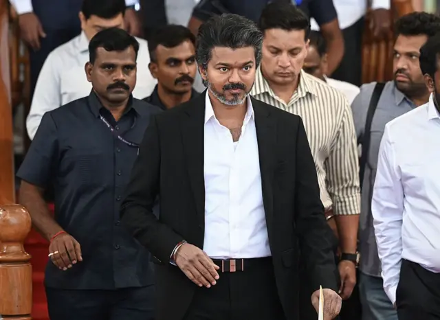 தமிழ்நாடு முதல்வர் விஜய், தமிழ்நாடு - கர்நாடகா முதல்வர்கள் சந்திப்பு