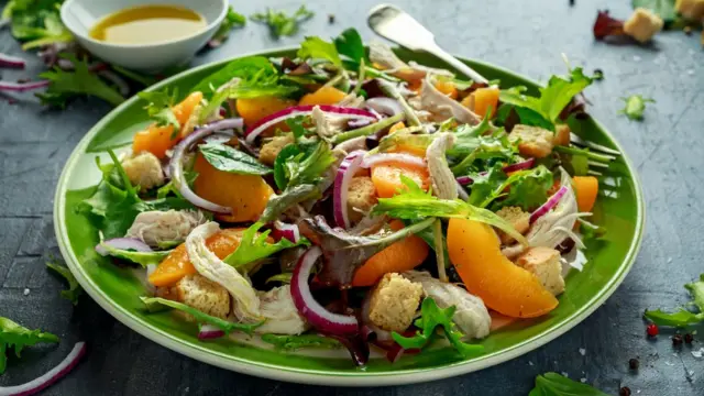 Pratobetano onlinesalada com verduras e legumes