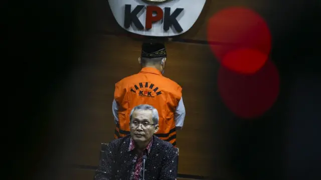 pejabat pajak rafael