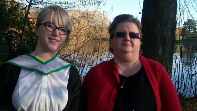 ክሪስቲ እና እናቷ ማንዲ