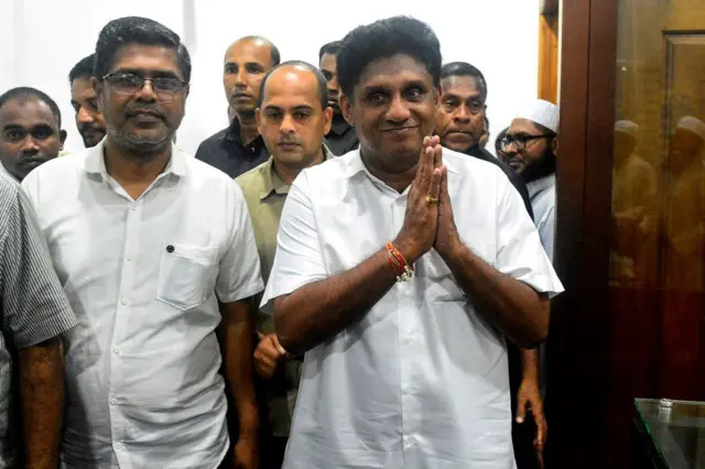 ''පාර්ලිමේන්තුවේ ආසන 90ක් හෝ 100ක් ගන්න බැරිනම් සමගි ජනබලවේගය පක්ෂය ඇතුලේ සජිත් ප්රේමදාස ගේ නායකත්වයට විශාල ගැටලුවක් ඇතිවෙන්න තියෙන හැකියාව වැඩියි.''