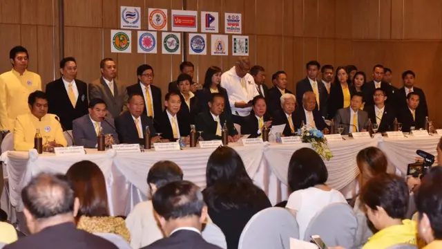 พรรคเล็ก