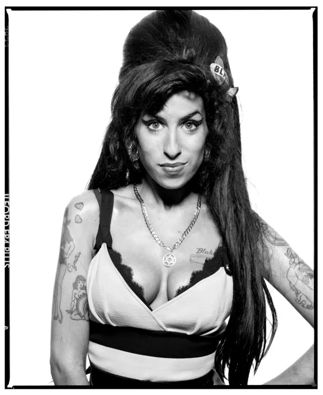洋書 CELEBRITY: The photographs of T.O'NEILL Amazon.com: Celebrity: The Photographs of Terry O'Neill