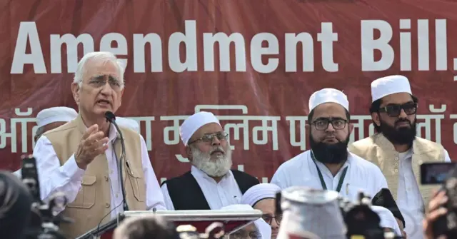 पूर्व कानून मंत्री सलमान ख़ुर्शीद