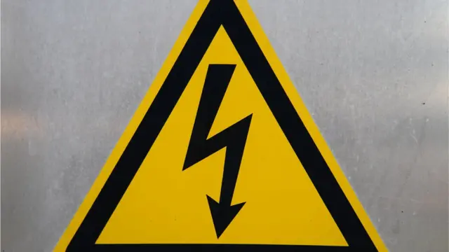 Símbolo de alto voltaje