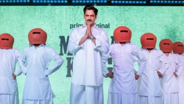 નાગરાજ મંજૂલેની વેબ સિરીઝ 'મટકા કિંગ'ના પ્રમોશન વખતે અભિનેતા વિજય વર્મા  Vijay Verna/Facebook મટકાની રમત, બીબીસી ગુજરાતી, મટકા કિંગ સટ્ટા કલ્યાણ ભગતના વરલી મટકા સામે રતન ખત્રીનું ન્યૂ વરલી મટકા મુંબઈ ગુજરાતી બીબીસી ગુજરાત સમાચાર ગુજરાતી ન્યૂઝ અપડેટ