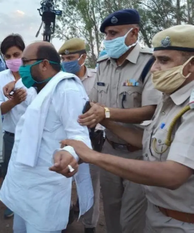 कांग्रेस प्रदेश अध्यक्ष अजय कुमार लल्लू को हिरासत में भी लिया गया