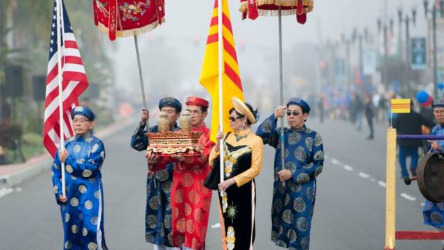 Cuộc sống của người Việt gốc Mỹ pha trộn văn hóa và lịch sử Việt Nam và Hoa Kỳ